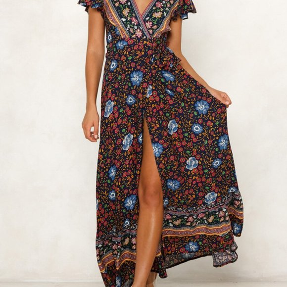 2021 Host Pick - Boho V-neck Maxi Printed Dress - Picture 6 of 15